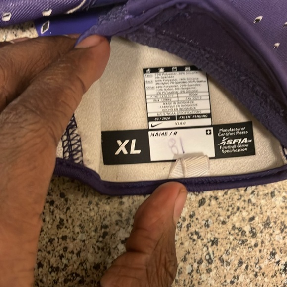 Tcu football gloves worn by #81 chase curtis - Picture 2 of 2